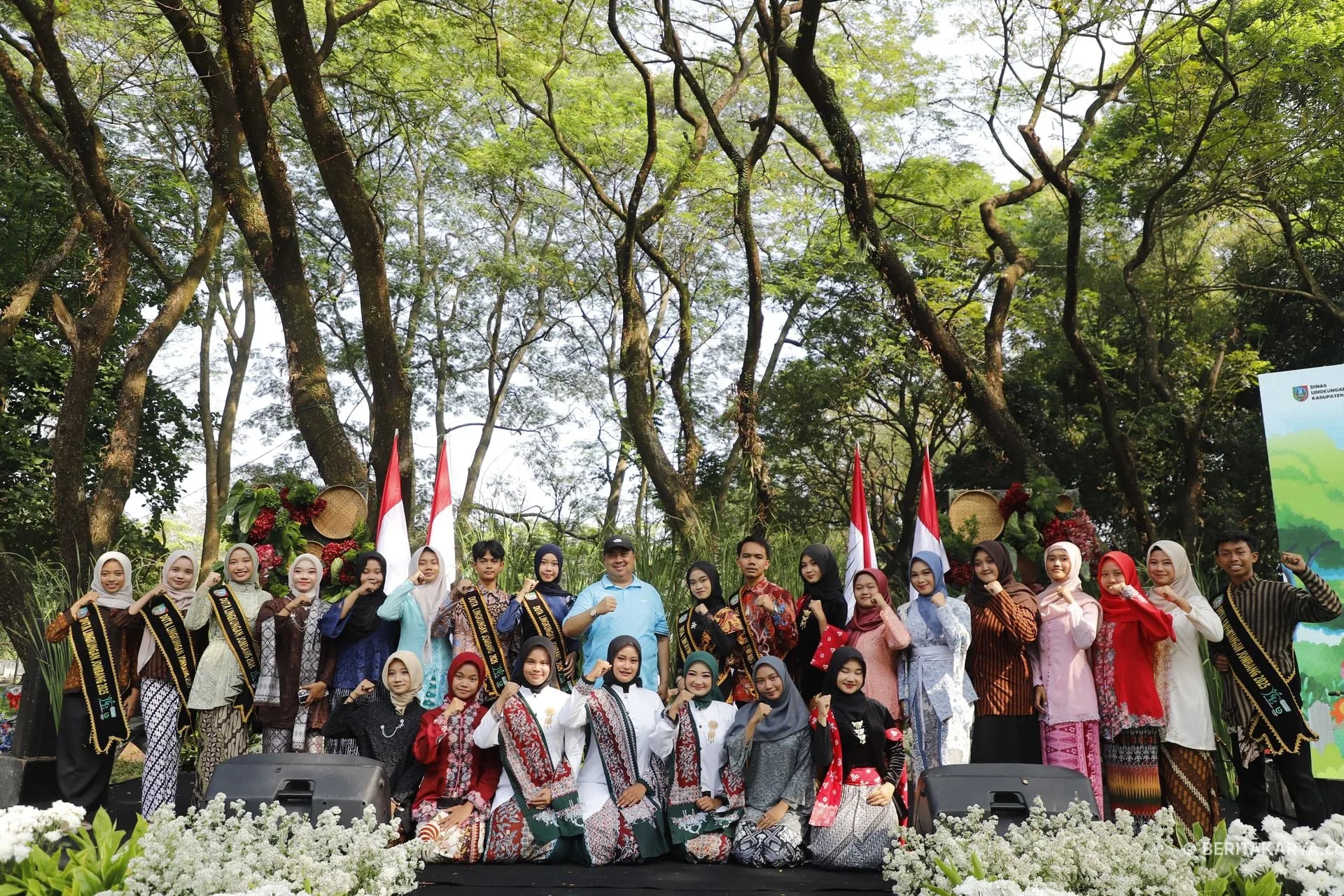 Bupati Warsubi Beri Penghargaan hingga Hadiah Umrah di Jombang Eco Creative 2026